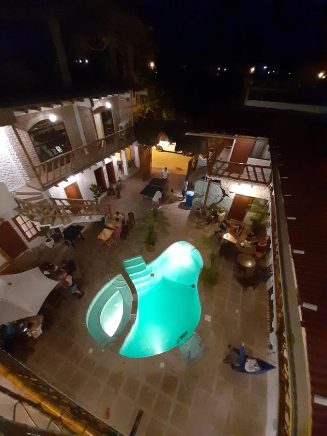 Weekendhostal มอนตาญิตาร์ ภายนอก รูปภาพ