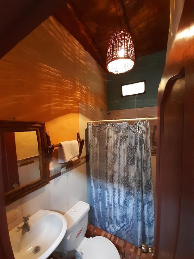 The Weekend Hostal มอนตาญิตาร์ ภายนอก รูปภาพ