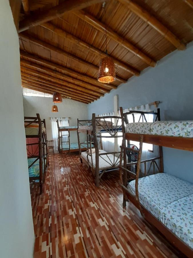 The Weekend Hostal มอนตาญิตาร์ ภายนอก รูปภาพ