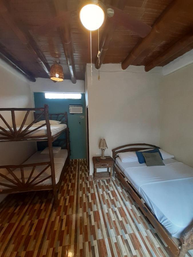 Weekendhostal มอนตาญิตาร์ ภายนอก รูปภาพ