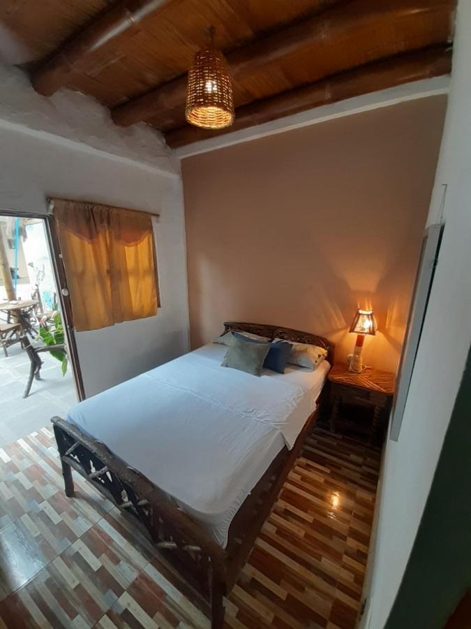 Weekendhostal มอนตาญิตาร์ ภายนอก รูปภาพ