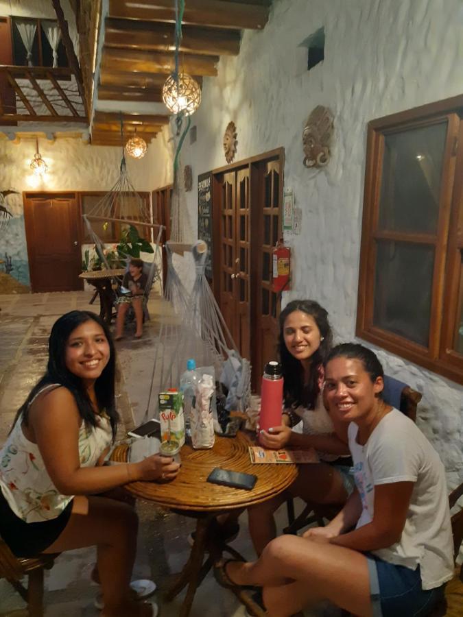 The Weekend Hostal มอนตาญิตาร์ ภายนอก รูปภาพ