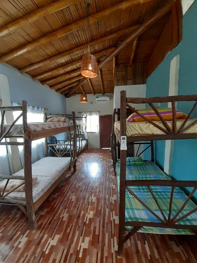 Weekendhostal มอนตาญิตาร์ ภายนอก รูปภาพ