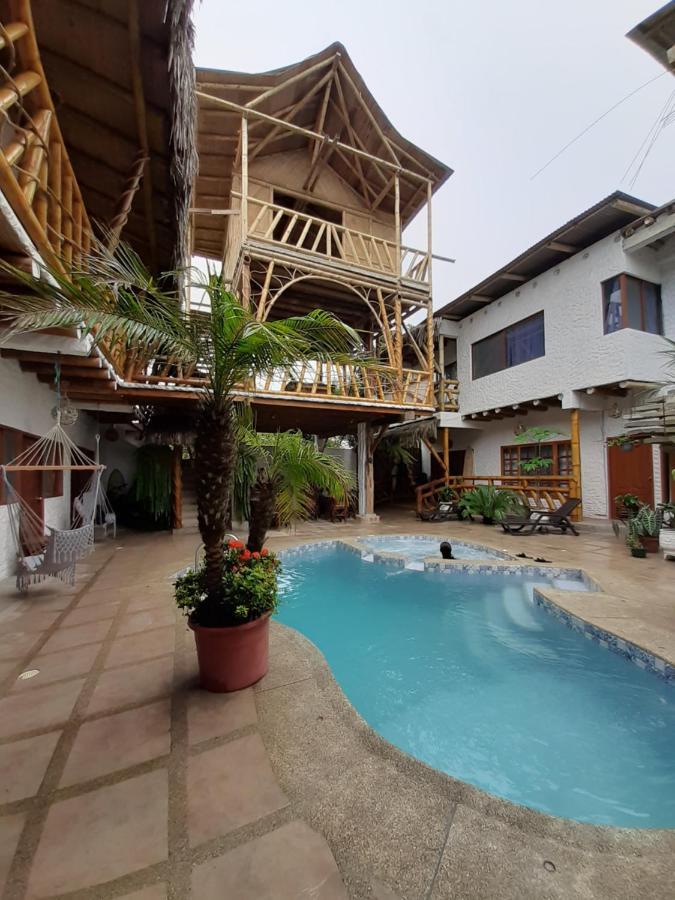 The Weekend Hostal มอนตาญิตาร์ ภายนอก รูปภาพ