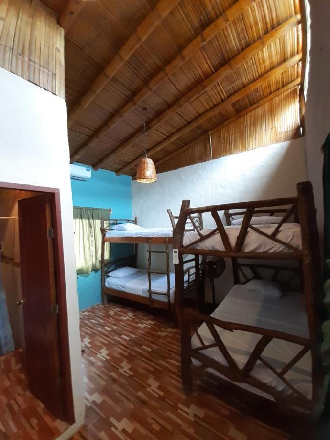 Weekendhostal มอนตาญิตาร์ ภายนอก รูปภาพ