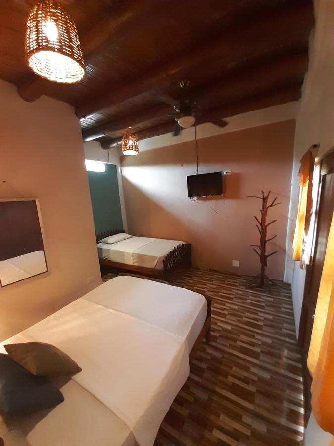 The Weekend Hostal มอนตาญิตาร์ ภายนอก รูปภาพ