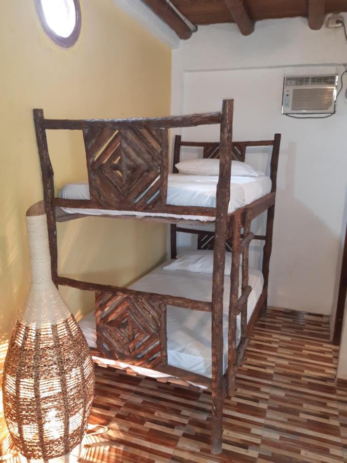 Weekendhostal มอนตาญิตาร์ ภายนอก รูปภาพ