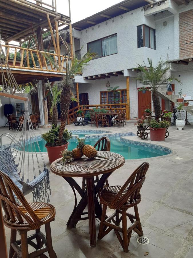 The Weekend Hostal มอนตาญิตาร์ ภายนอก รูปภาพ