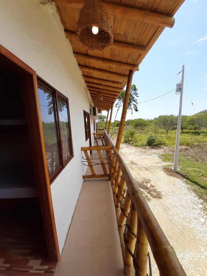Weekendhostal มอนตาญิตาร์ ภายนอก รูปภาพ