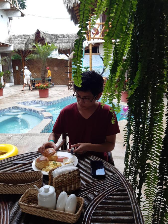 Weekendhostal มอนตาญิตาร์ ภายนอก รูปภาพ