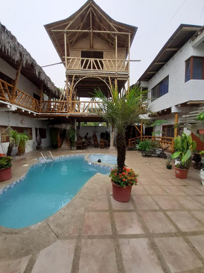 Weekendhostal มอนตาญิตาร์ ภายนอก รูปภาพ