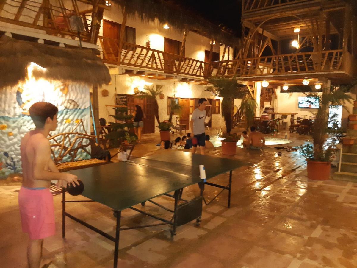 The Weekend Hostal มอนตาญิตาร์ ภายนอก รูปภาพ