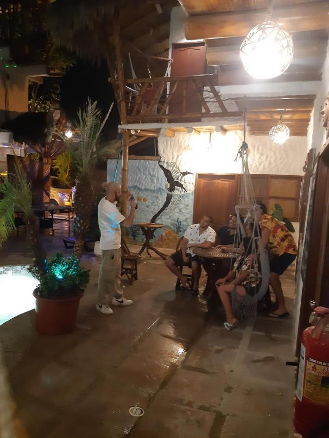 Weekendhostal มอนตาญิตาร์ ภายนอก รูปภาพ
