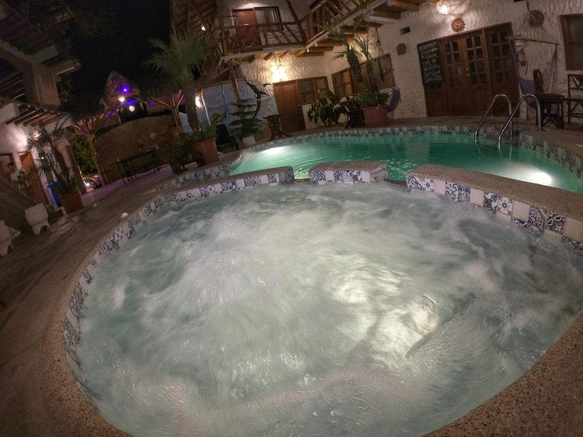 Weekendhostal มอนตาญิตาร์ ภายนอก รูปภาพ